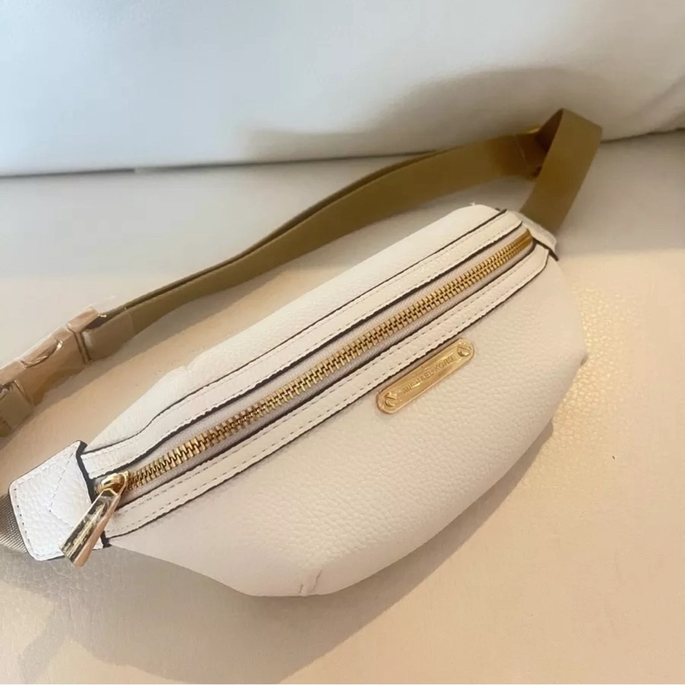 NWT MICHAEL KORS WHITE FAUX LEATHER BELT BAG CROSSBODY SLING FANNY PACK